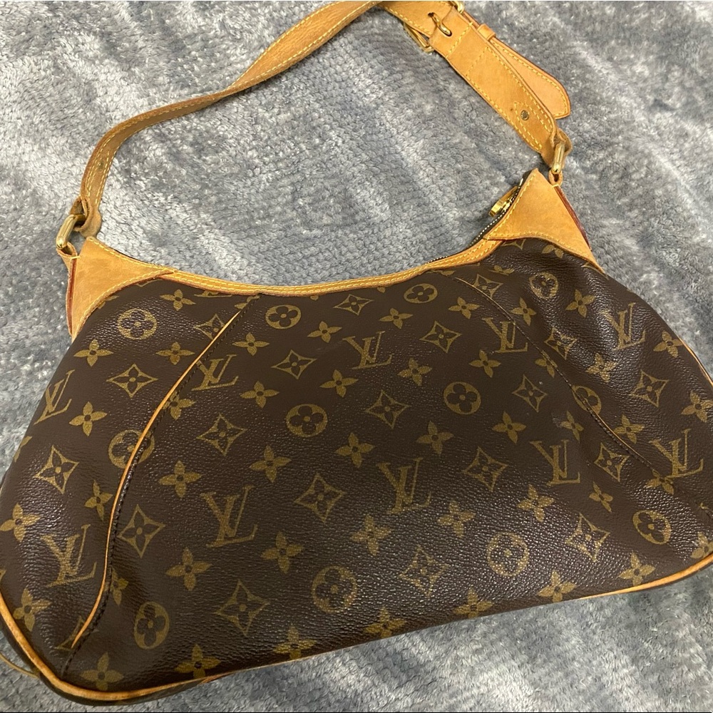 Louis Vuitton Thames Monogram GM Bag - Picture 2 of 6